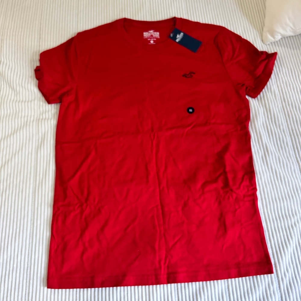 Hollister tee